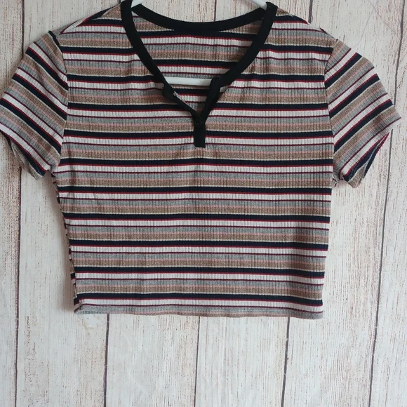 Crop top - Picture 4 of 9